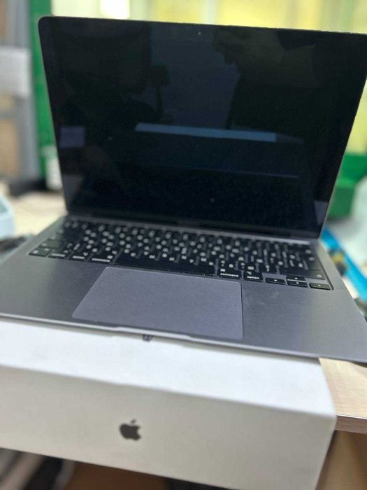 Apple MacBook Air лот: 1141/878