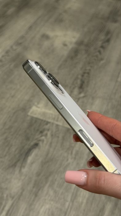 Продам Iphone 16 pro 512 гб