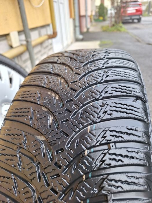 Set complet roti Vw 16" jante tabla, anvelope iarna + capace originale