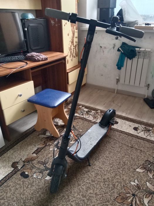 Продам самокат Ninebot 2024 года