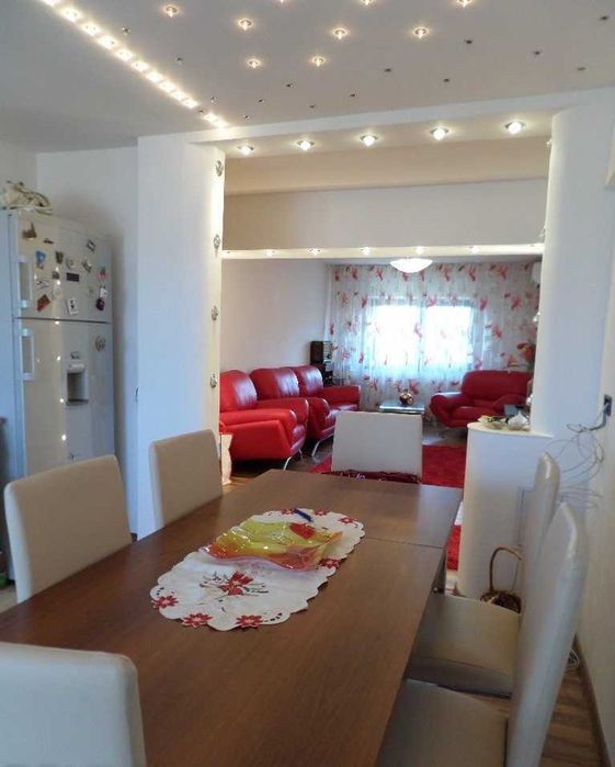 Apartament 3 camere  65 mp cu garaj +boxa23 mp