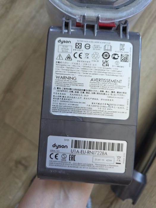 Aspirator vertical Dyson V8 Absolute