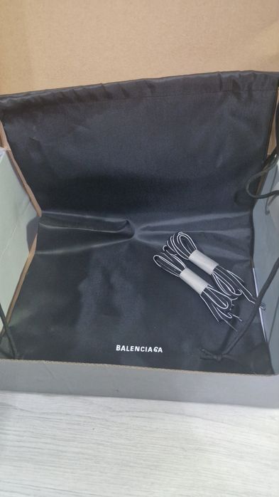 Balenciaga track