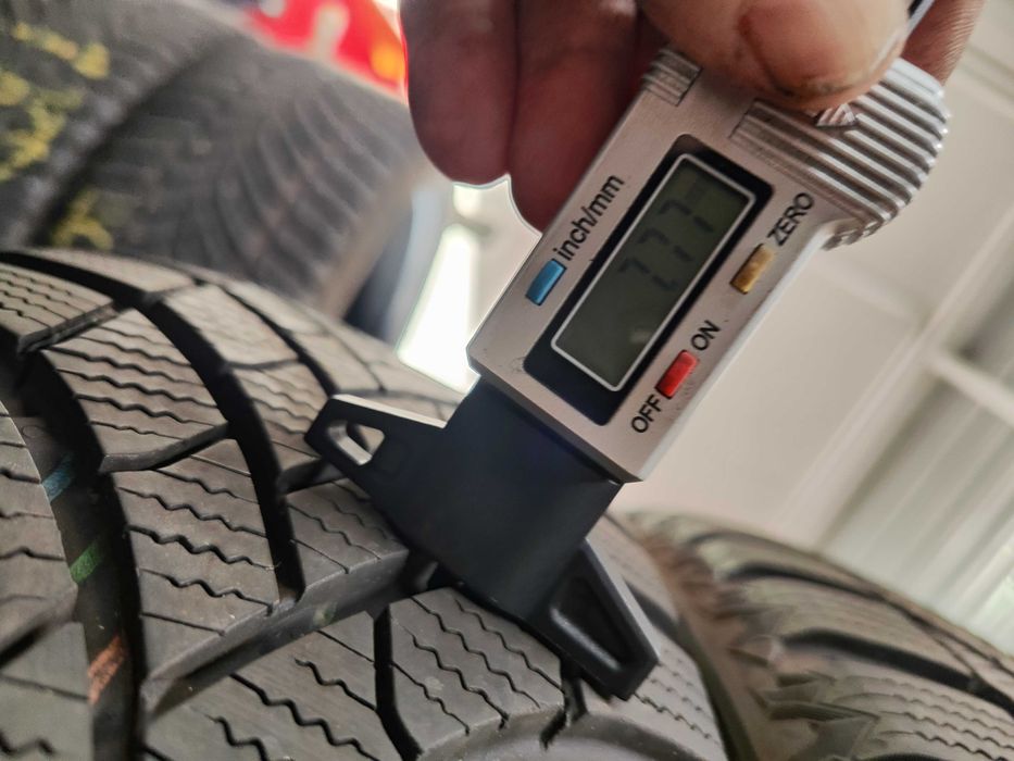 2бр.зимни гуми 195/60/18 Semperit