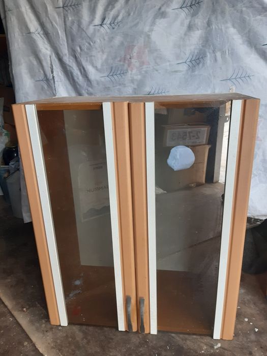 Кухонный подвесной шкаф