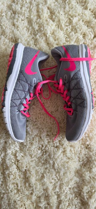 Adidasi Nike Flex