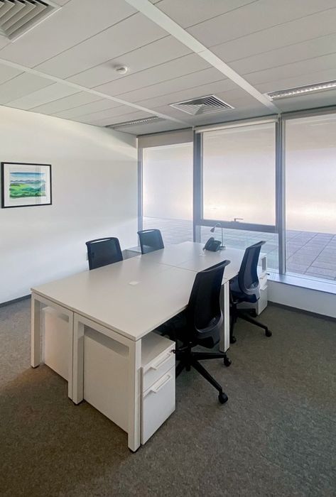 Самостоятелно офис пространство за 1-2 души в Regus European Trade