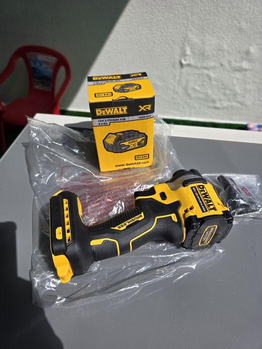 Șurubelnița filetanta impact biți Dewalt DCF-850