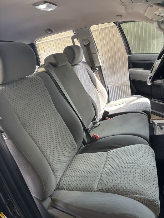 Салон за toyota tundra кабина и половина