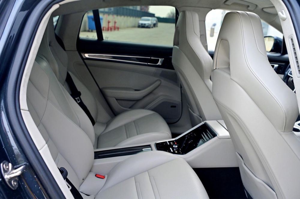 Porsche Panamera 4S 441 cp Pachet GTS km reali full maxim fara daune!!!