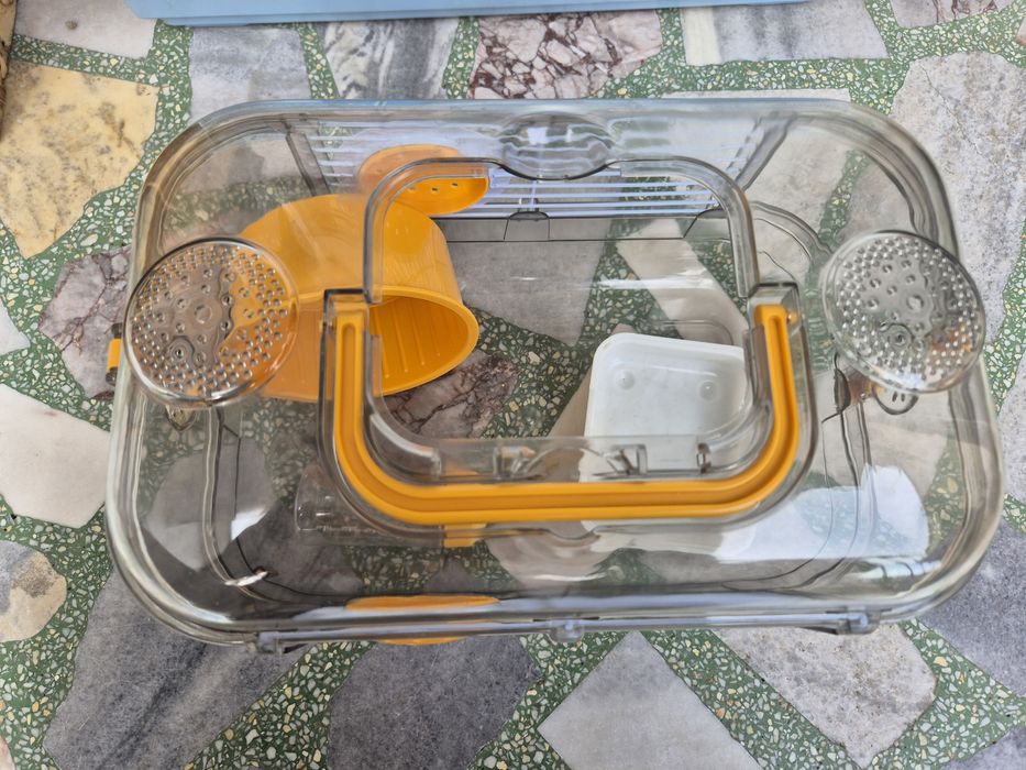 Оборудвани клетки за зайци, хамстери, пътпъдъци, морски свинчета и др.