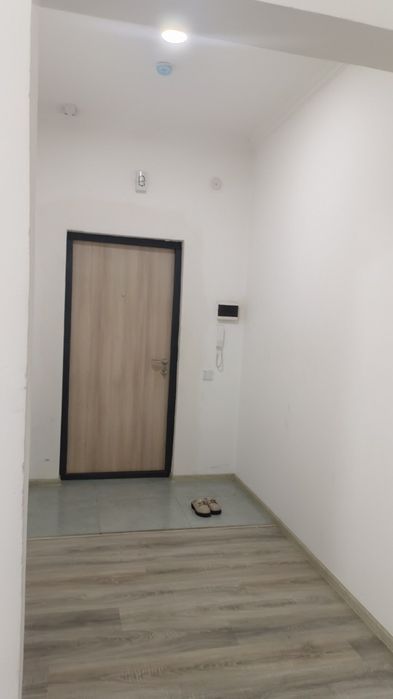 Yangi Hayot 9 Hududda 1-qavatdagi uy sotiladi