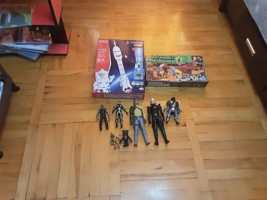 Продаётся лего оригинал цена договорная