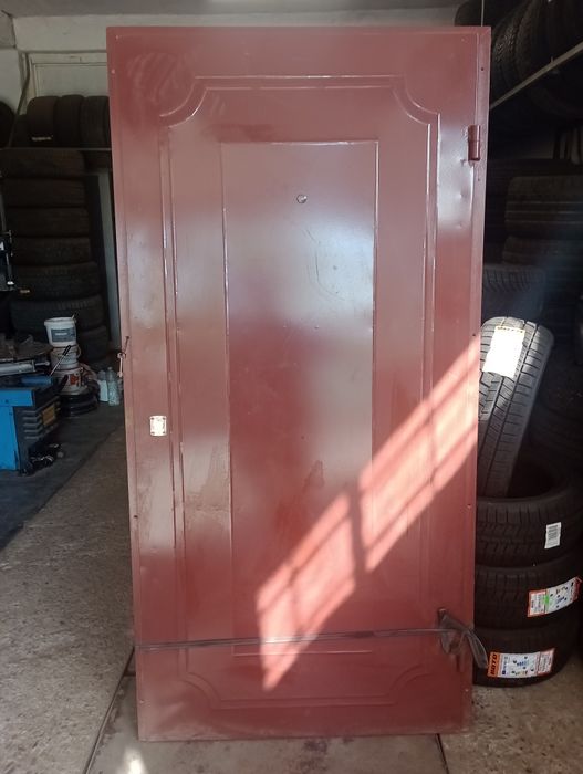 Входна врата желязна