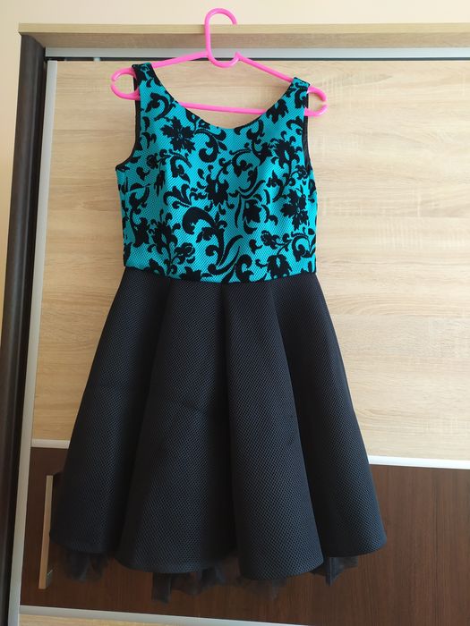 Рокля официална.