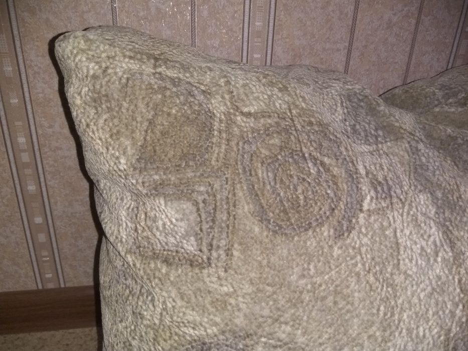 Подушки диванные д55 на 45,  метро Москва