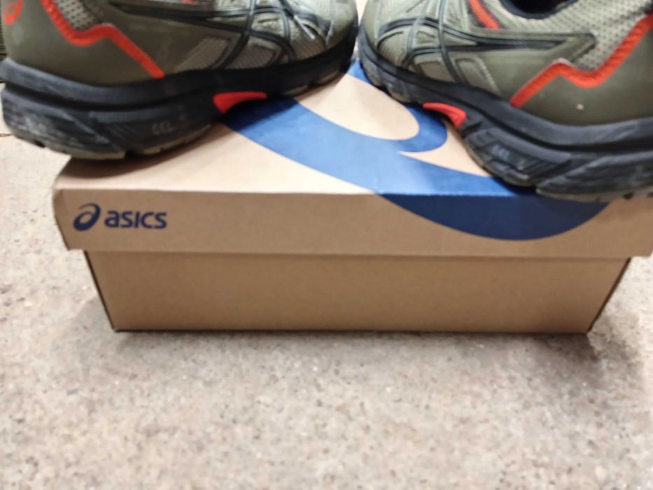 Nike pt bărbați  44.5 asics talpa cu gel 80 lei