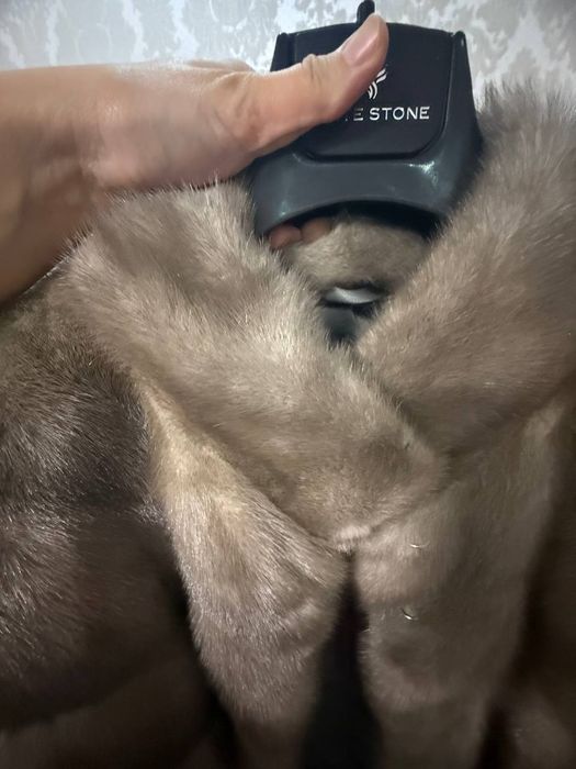 Шуба. Очень хорошем состоянии.новый. не одевала.