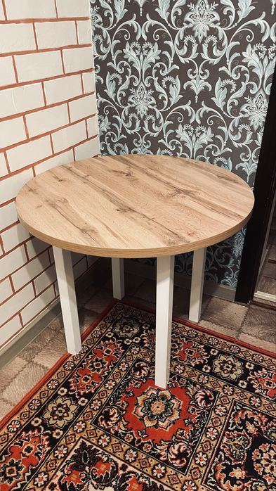 Стол орындықтарымен