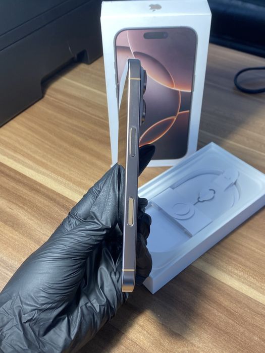 iPhone 16 Pro• 128 GB • Desert Titanium