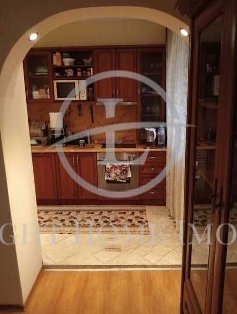 Продава се Тристаен апартамент в Пловдив, Изгрев - 135 кв.м за 1112 €/кв.м - Снимка #2