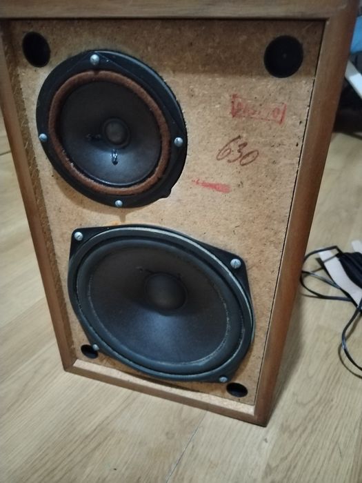 Pick-up Tesla NZC 150 stereo cu boxe