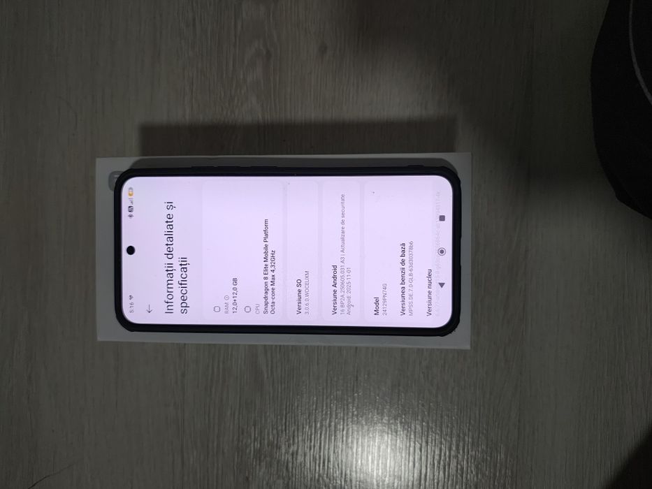 Vând telefon Xiaomi 15