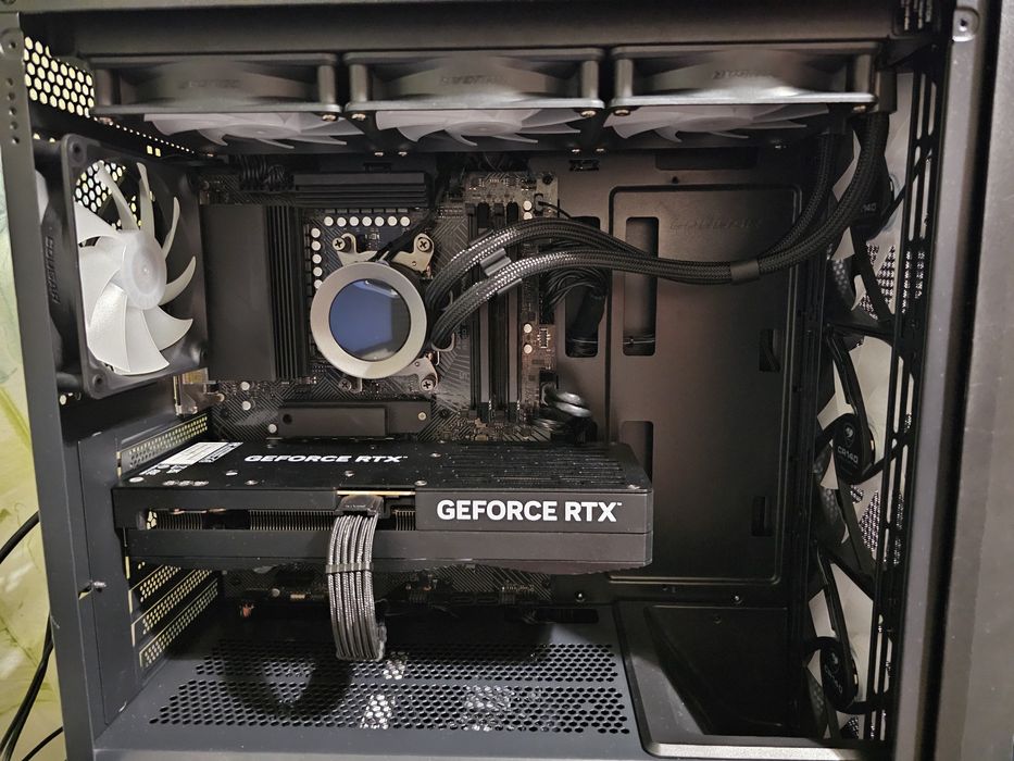 High-End Gaming PC / Ryzen 7 7800X3D / RTX 4080 SUPER 16GB / 32GB DDR5 / CableMod / 360mm AIO
