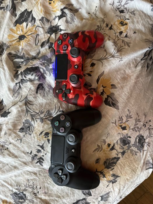 Продаю playstation 4 pro свою