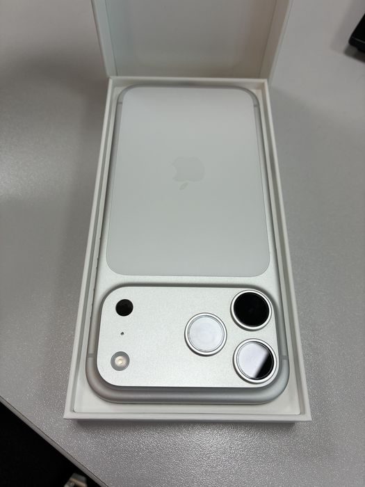 iPhone 17 pro max