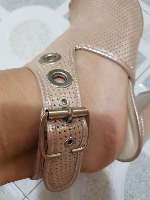 Сандали Gianni естествена кожа нови
