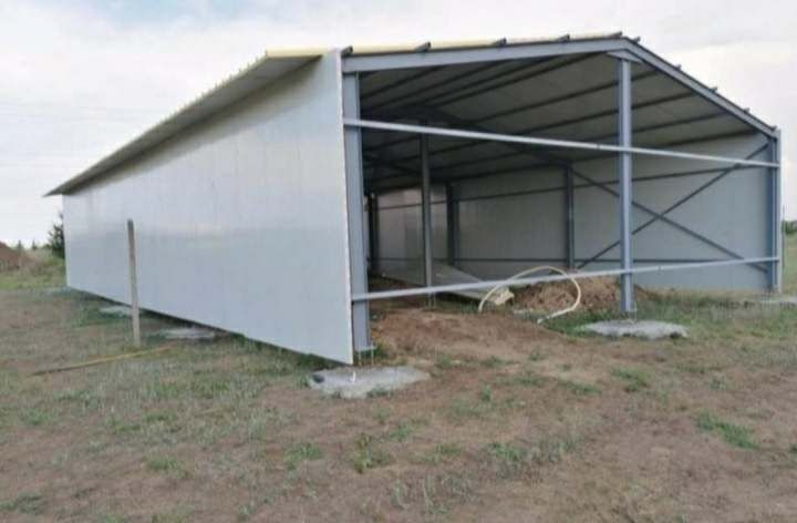 Vând hală metalica