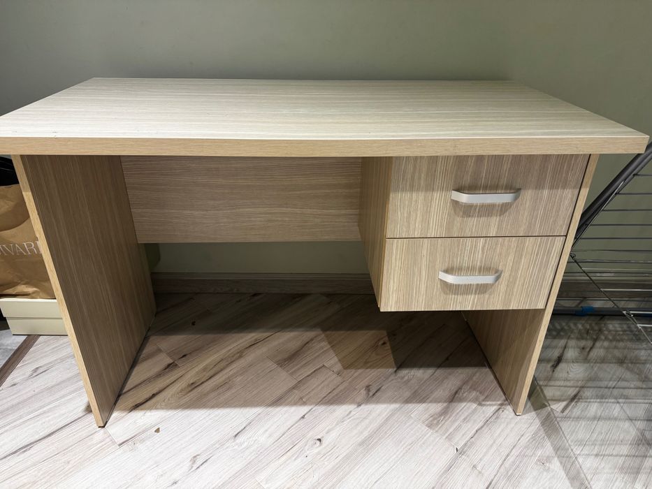 Рабочий стол письменный