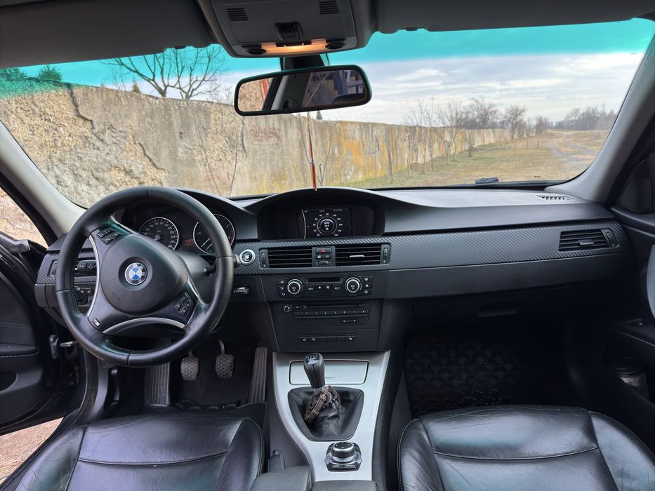 BMW E91 320D 2007 163CP M pack Piele, Navi CIC, senzori parcare, panoramic, incalzire