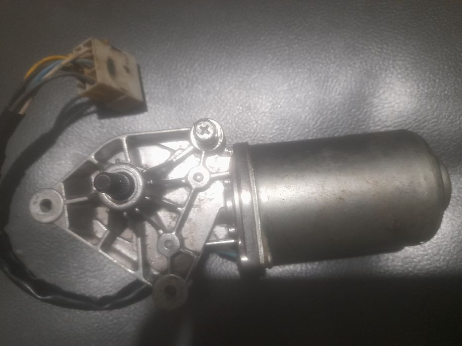 Продам моторчик на  дворники