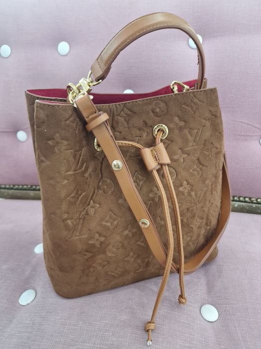 Промо Нови дамски чанти на  Louis Vuitton