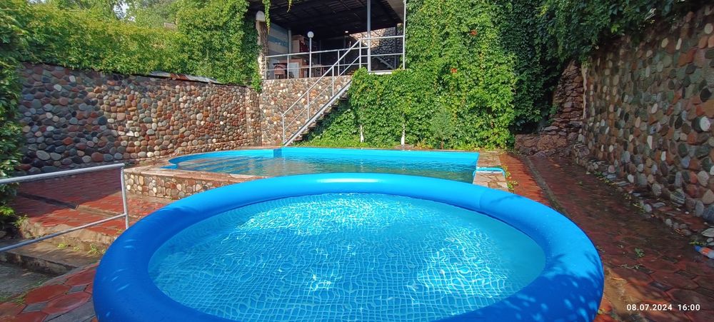 Продаются или обмен.  Дача рядом бочка