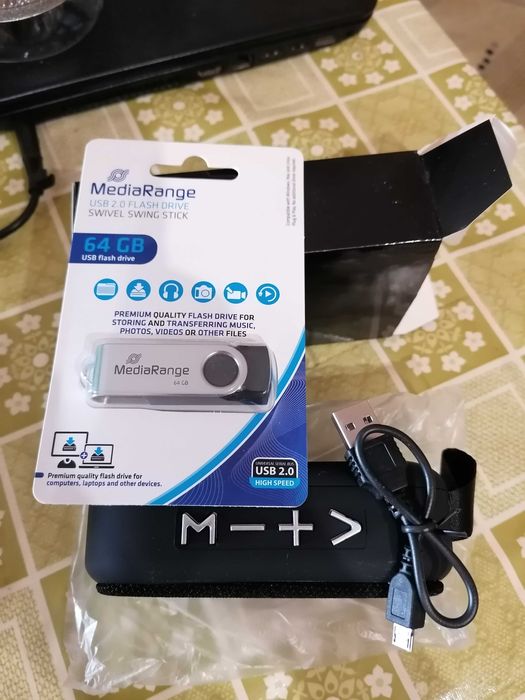 Колонка и флашка