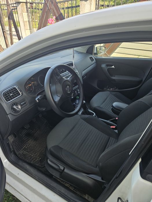 VOLKSWAGEN Polo 2012 — imagine 3