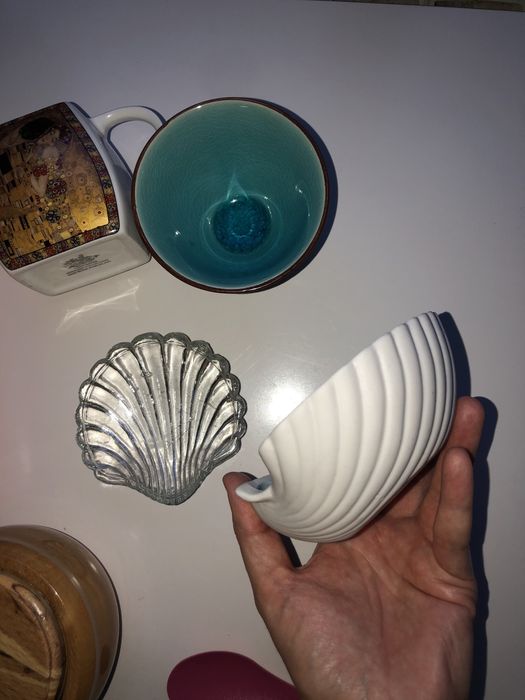 Декорации за дома- съдове,термоси, халби, каничка за мляко и други