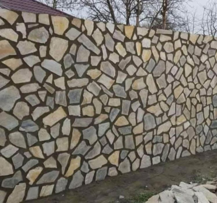 Vand si montez piatra naturala ma deplasez oriunde in tara
