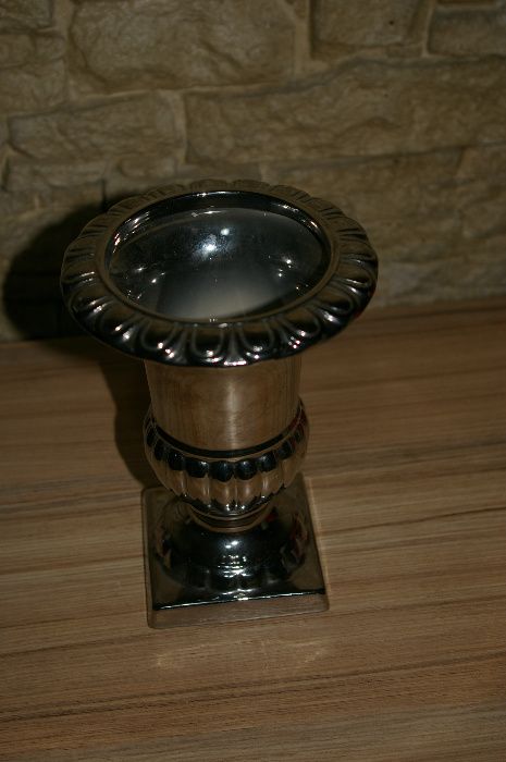 Vand vas,vaza stil medici,portelan argint coloidal