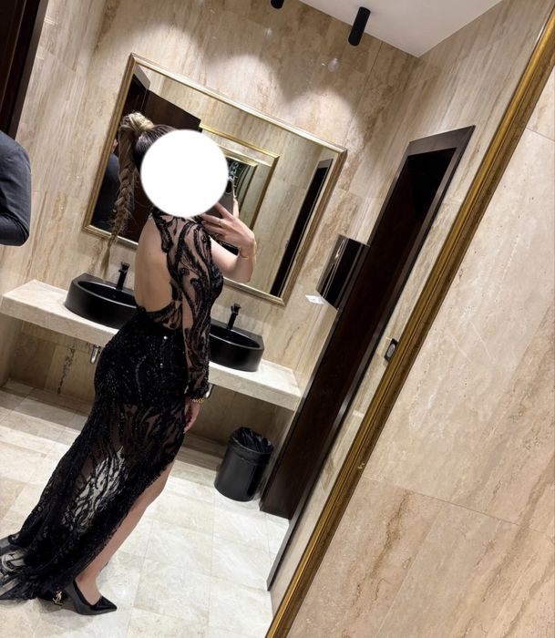 Бална рокля с гол гръб