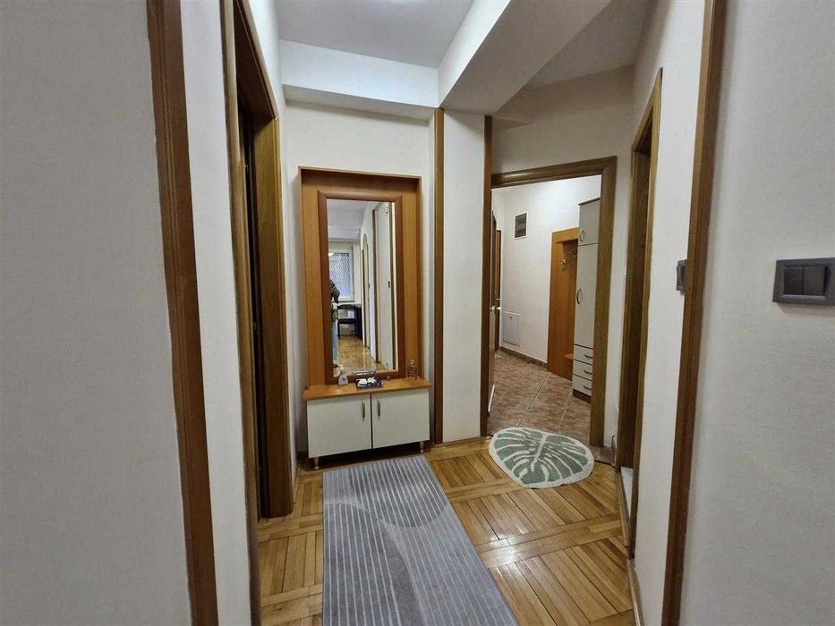 Продава се Тристаен апартамент в Бургас, Възраждане - 95 кв.м за 1417 €/кв.м - Снимка #2