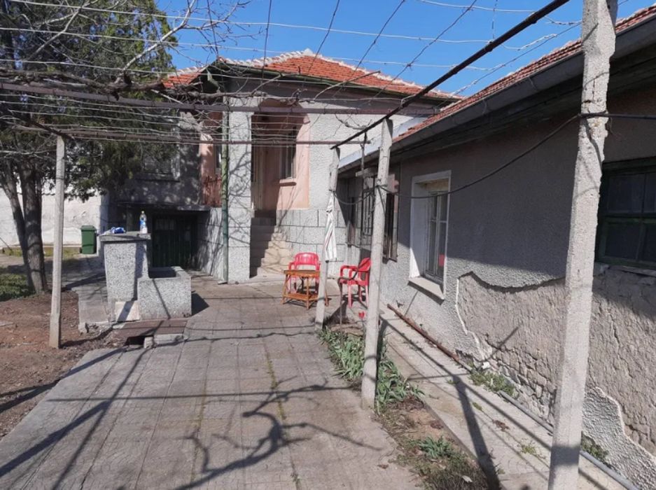 Къща на минути от Пловдив