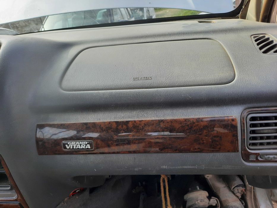 Махагонови апликации за Сузуки Гранд Витара