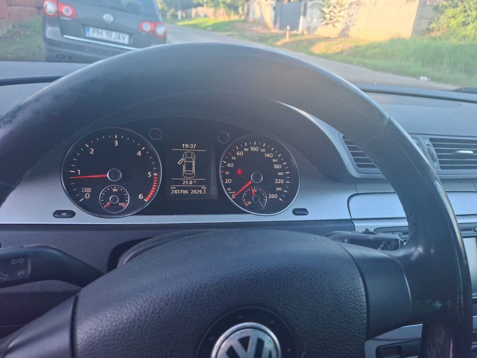 VOLKSWAGEN Passat 2009 — imagine 5