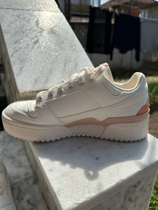 Дамски маратонки Adidas Forum bold white blush 39.1/2