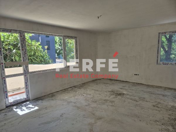 Продава се Многостаен апартамент в Бургас, Лазур - 103 кв.м за 2500 €/кв.м - Снимка #1