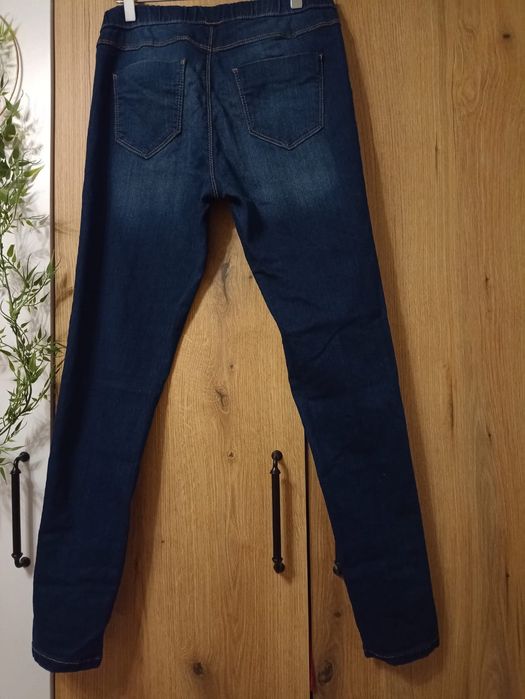 Blugi superbi C&A - reduceri la seturi